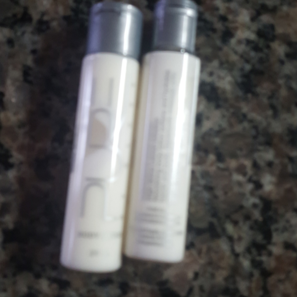 Pure by gloss 28 ml body lotion lot of 10 new travel size high shine lemon infus - Picture 3 of 3